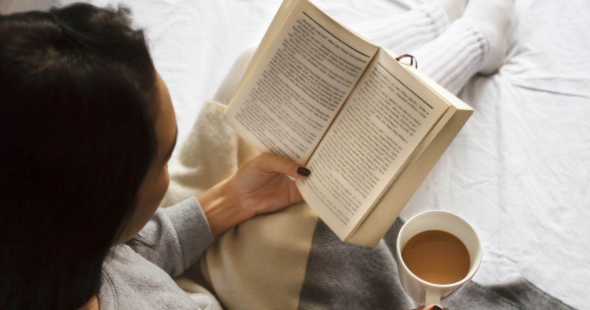 why reading is better than watching tv