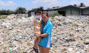 malaysia plastics dumping